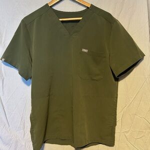 FIGS Technical Collection Chisec Three-Pocket Scrub Top Moss Men's Medium